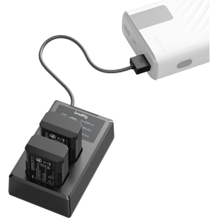 SmallRig 3818 - zestaw ładowarki i dwóch akumulatorów Sony NP-FW50 - przykład użycia